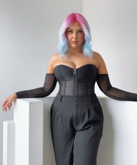 _laurenbrianna mannequin image