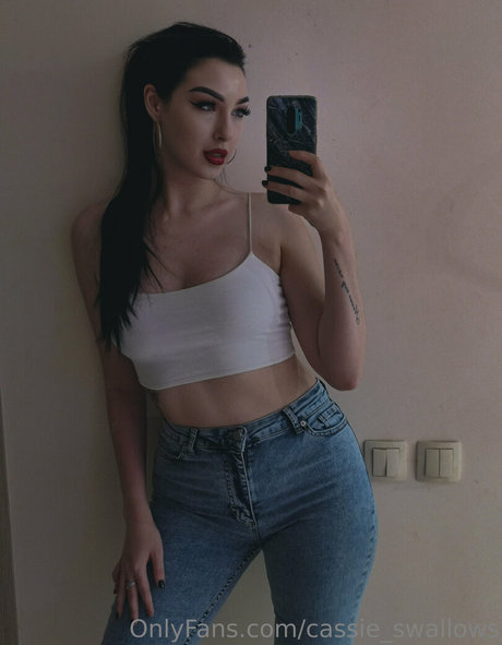 cassie swallows modèle de haute qualité photos