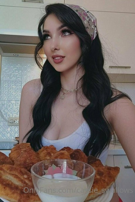 cassie swallows star du porno xxx collection