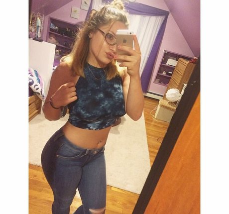 Ali Cortese belle star du porno galeries