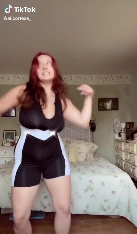 Ali Cortese étoile xxx des photos