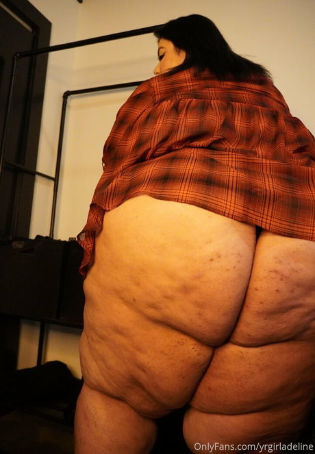 blonde aux gros seins onlyfans exclusivité érotique images