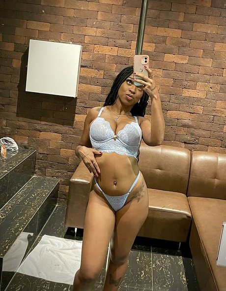 Preta Naja nus star du porno galerie