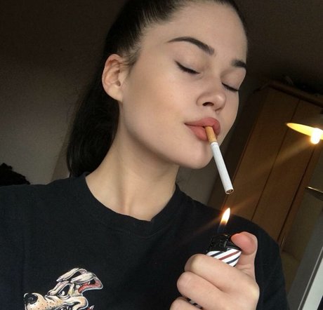 Ariane Ganz star du porno sympa image