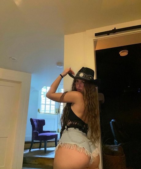 chaton potelé uniquementfans sexy nue archive