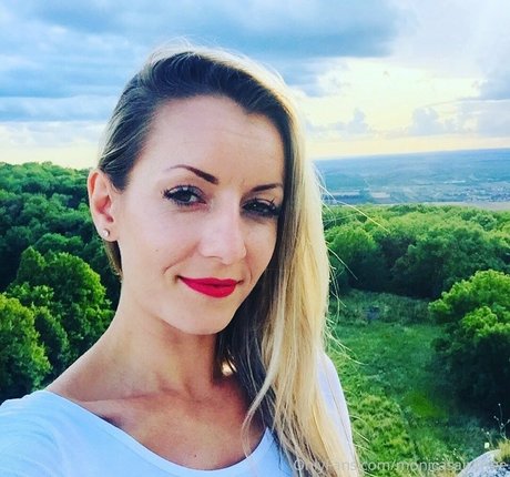 monicasaintxxx modèle meilleur image