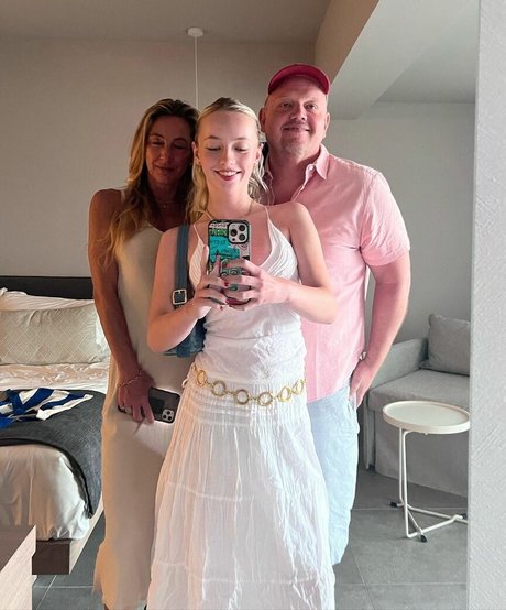 Lola Clark actrice xxx collection