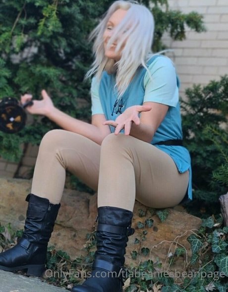 realprincesstiabeanie star du porno exclusive galeries