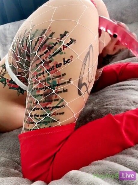 Hayley B modèle chaud image