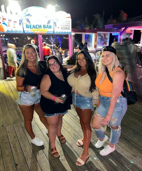 pom-pom girl nue onlyfans plutôt parfait photos