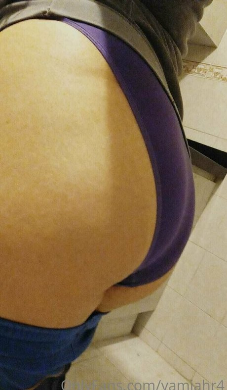 yamiahr4 nus de stars du porno photo