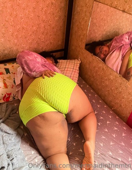 blonde aux gros seins onlyfans xxx érotique images