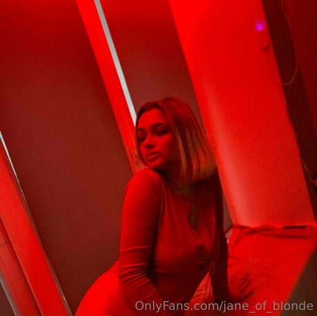 jane of blonde actrice adulte galeries