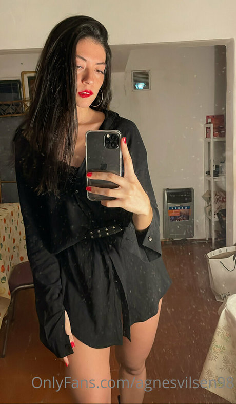 agnesvilsen98 mannequin img