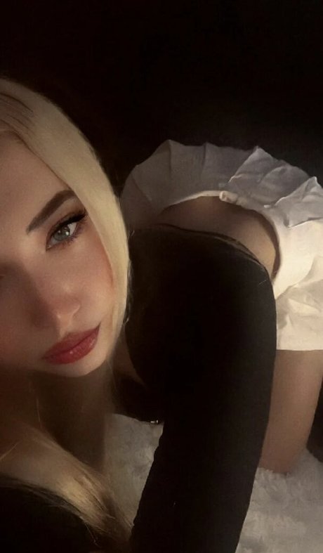 Mily Fidotto modèle érotique archive