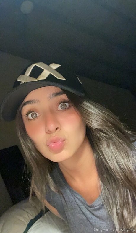 visage blond uniquementfans pornographique en haute définition img