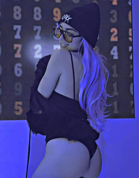 Dai Amadeo star du porno galeries