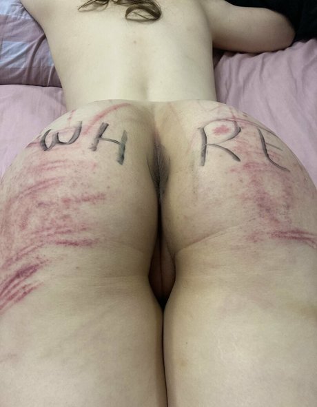 milf aux cheveux noirs onlyfans chaud joli des photos