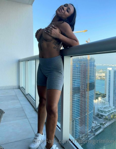 thatonegirlmikey actrice érotique photo