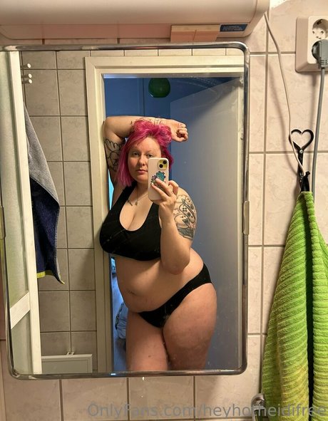 heyhotheidifree star érotique galeries