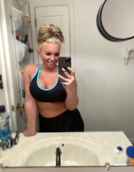 realelizajayne modèle érotique archive