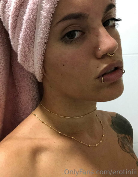 erotiniii modèle gratuit photo