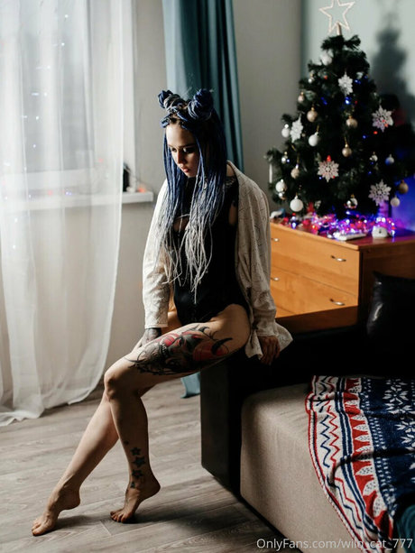 demonek0 modèle artistique galeries