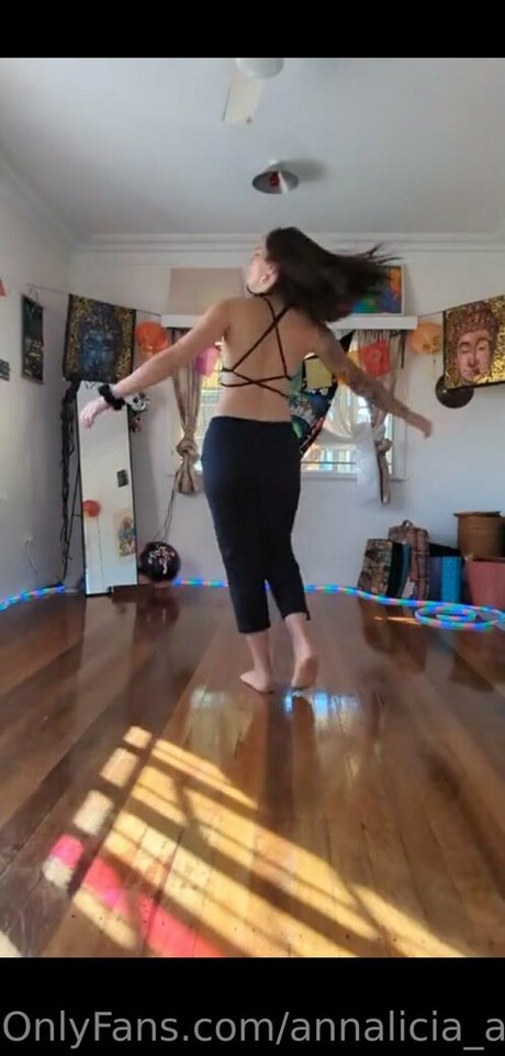 annalicia arts belle star du porno galerie