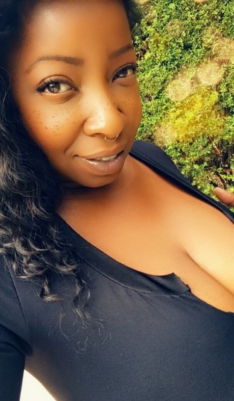 actrice onlyfans xxx jolie image