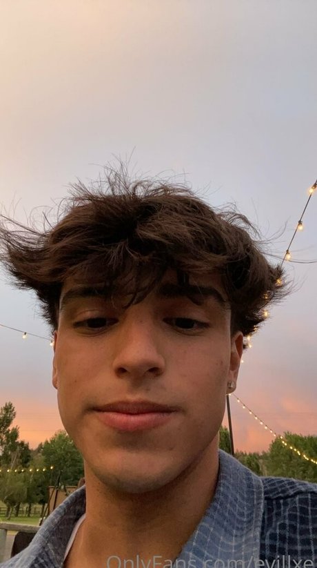 evillxe star du porno de haute qualité archive