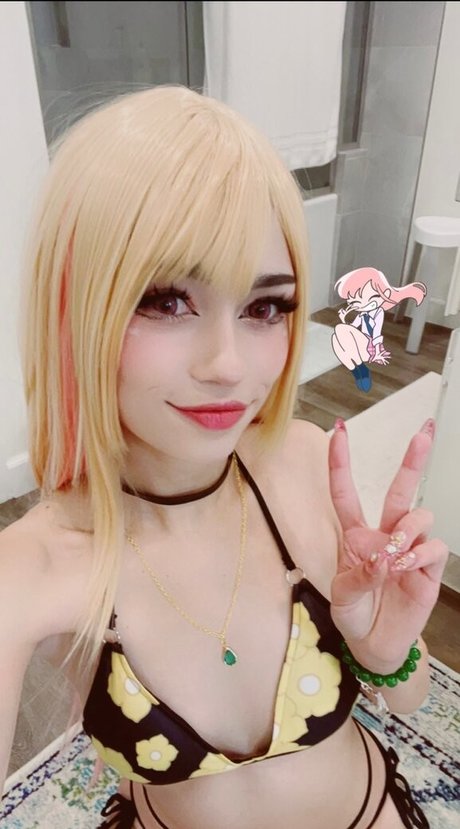 blonde aux gros seins onlyfans hd parfaite image