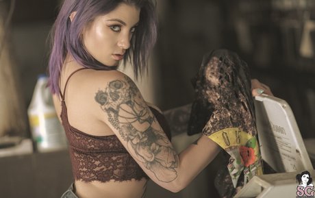 fille courbée dà côté onlyfans hd xxx des photos