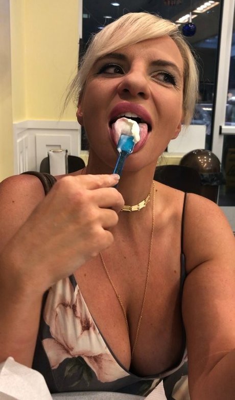 jolie ébène onlyfans meilleur érotique img