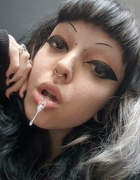 milf aux cheveux noirs onlyfans top exclusif image