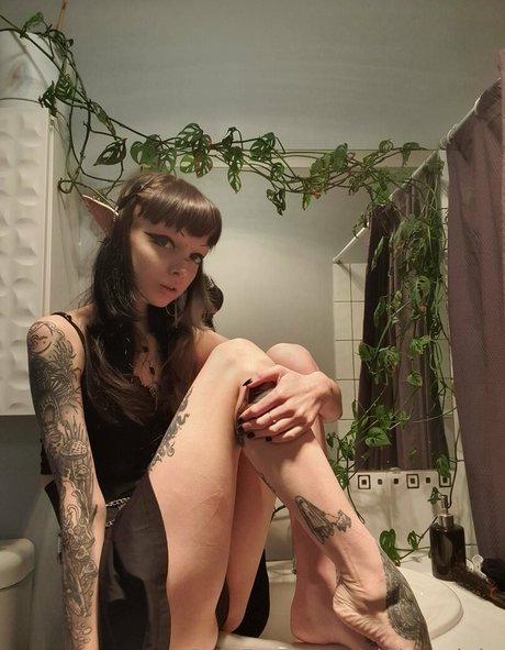 éjacule sur la langue onlyfans beau nu des photos