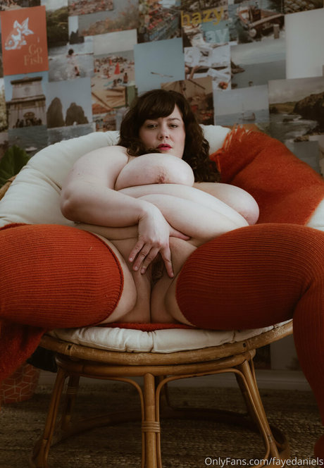 fayedaniels star du porno gratuite img