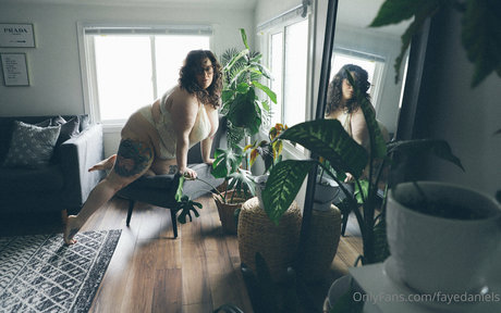 fans noirs enceintes uniquement nus hd image