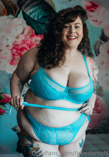 baisers lesbiens onlyfans nus archive