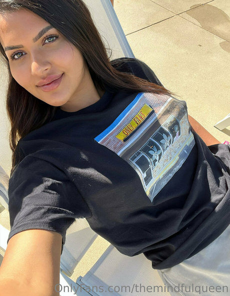 bellabendss modèle xxx image