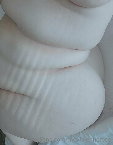 theviviennerose actrice nue image