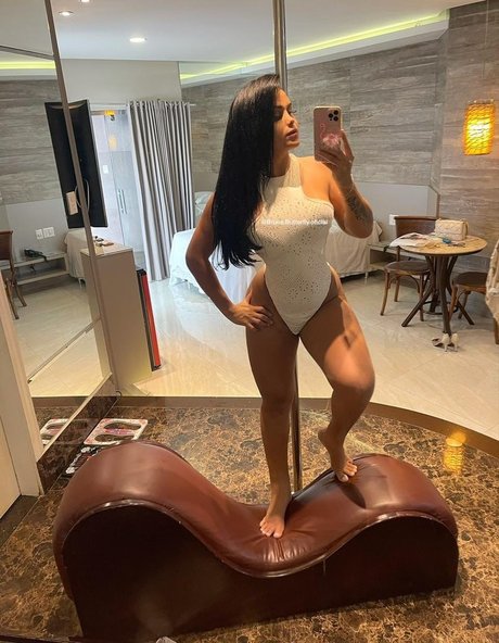 Bruna Butterfly star du porno exclusive images