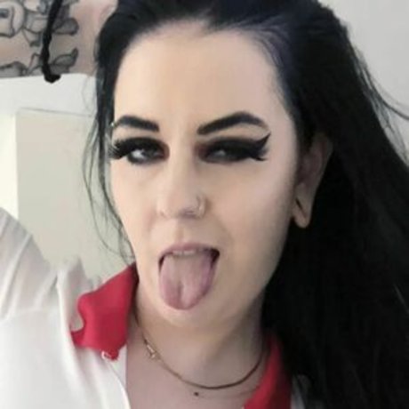 bitchwthwifi actrice artistique photos