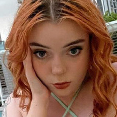 emilychestnut modèle adulte archive