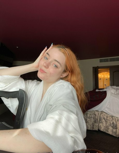 emilychestnut actrice xxx photo