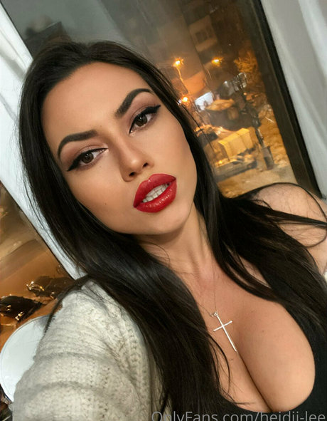 heidii lee modèle sympa des photos