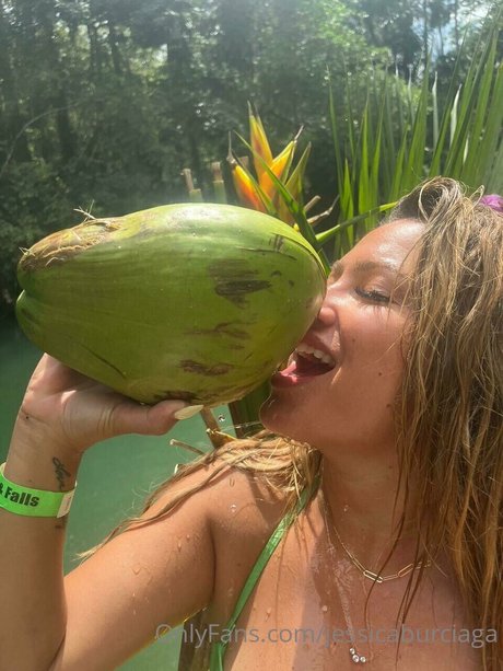 blonde aux gros seins onlyfans nu images