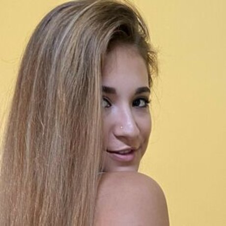 Hadara Aiello star du porno de haute qualité des photos