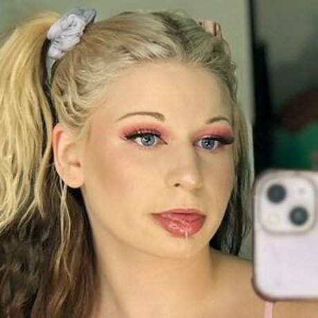 Barbie Lexxx star du porno de haute qualité galerie