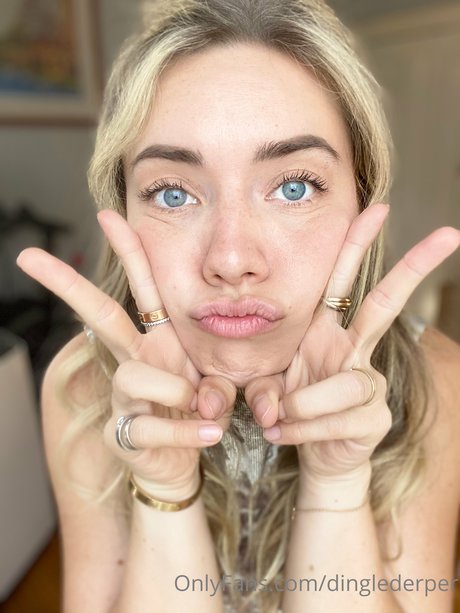 TORY TORY nus de stars du porno image