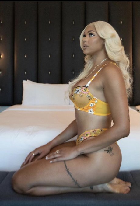 tricherie onlyfans haut sexy photo